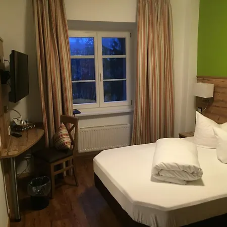 Hotell Landgasthof Rebstock 3*